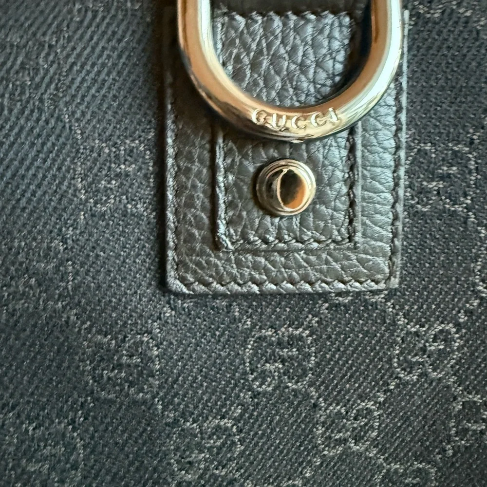 Like NEW. Authentic GUCCI ABBEY D RING CHOCOLATE GG CANVAS - Picture 7 of 12